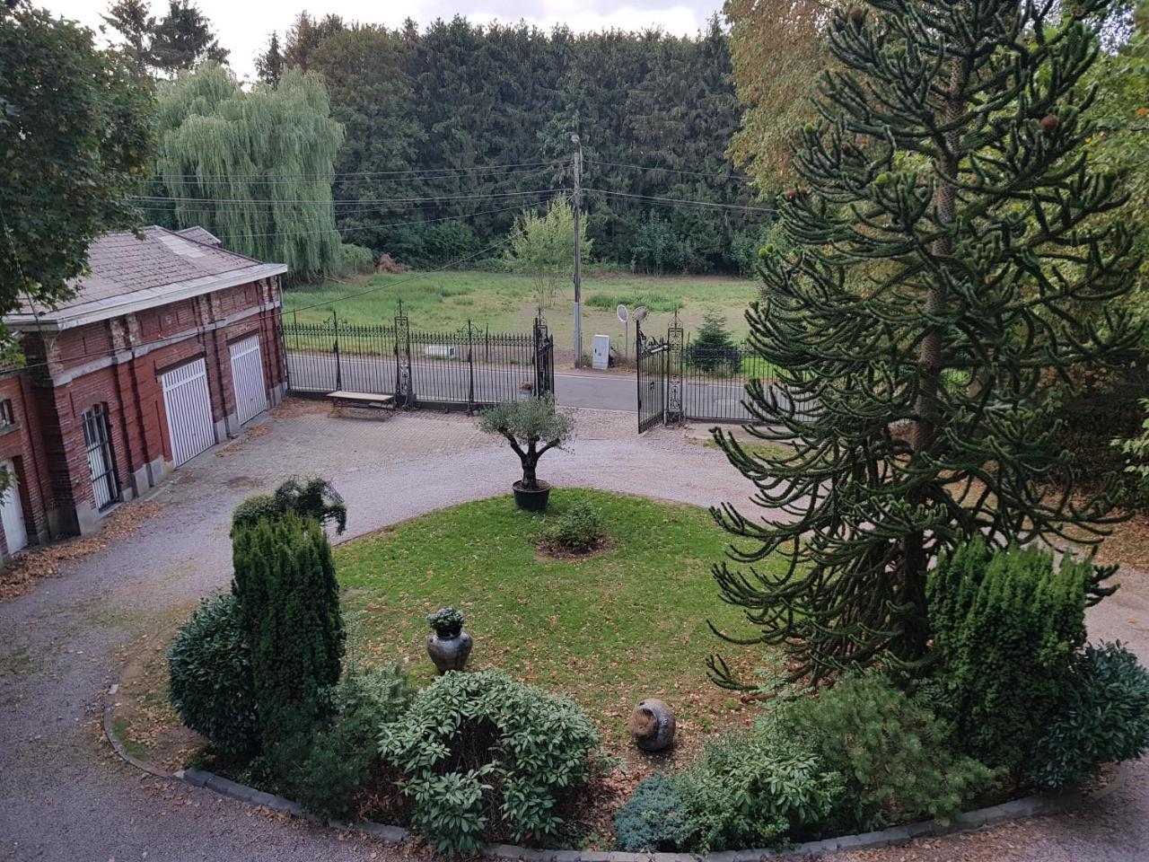 Chateau Lambert Moulinsart Hotel, Shuttle Airport, Long Term Parking, Snooker, Large Terrasse, Dinner, Breakfast Шарлеруа Экстерьер фото