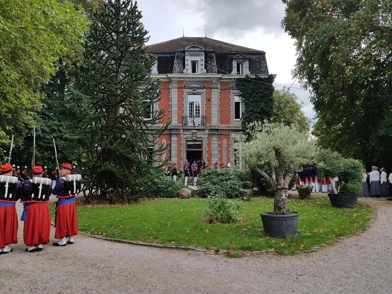 Chateau Lambert Moulinsart Hotel, Shuttle Airport, Long Term Parking, Snooker, Large Terrasse, Dinner, Breakfast Шарлеруа Экстерьер фото
